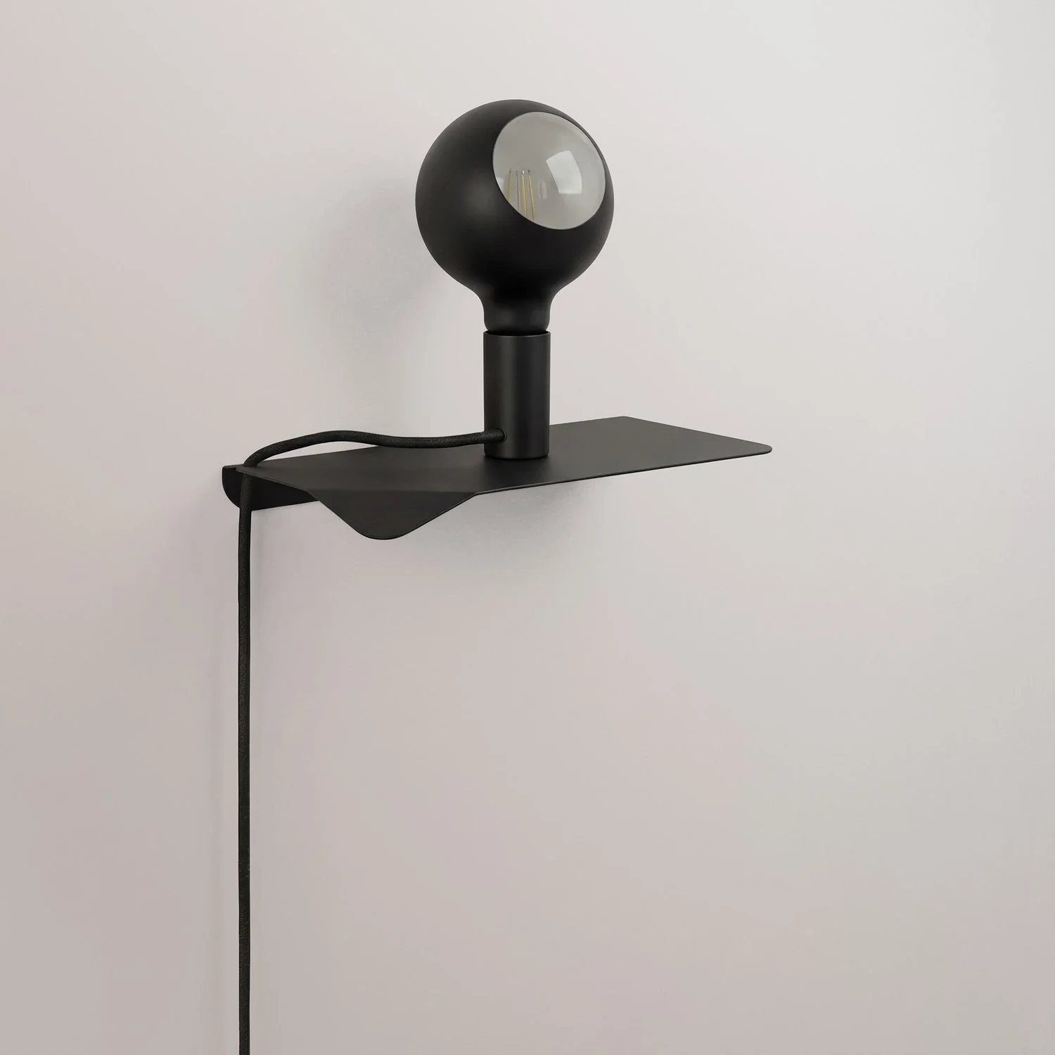 Combo Camo - Shelf lamp with UK Plug - Black - Image 3
