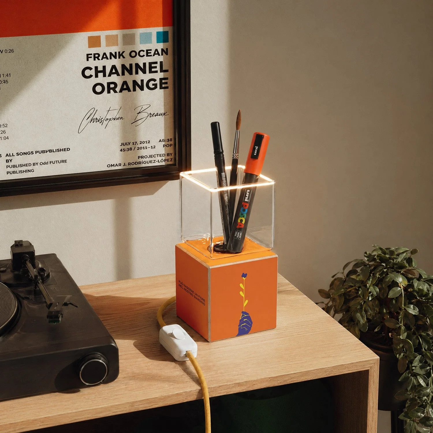 Cubetto table lamp with US plug, "Può nascere un fiore" Ghost bulb - Santomanifesto - Image 3