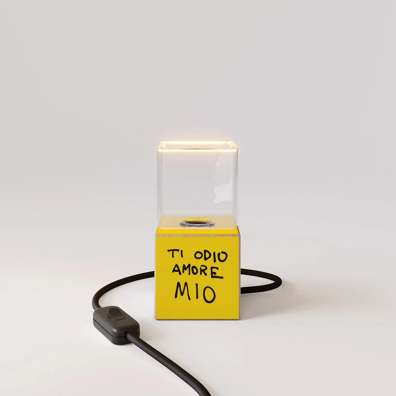 Cubetto table lamp with US plug, “Ti odio amore mio” Ghost bulb - Santomanifesto - Image 5