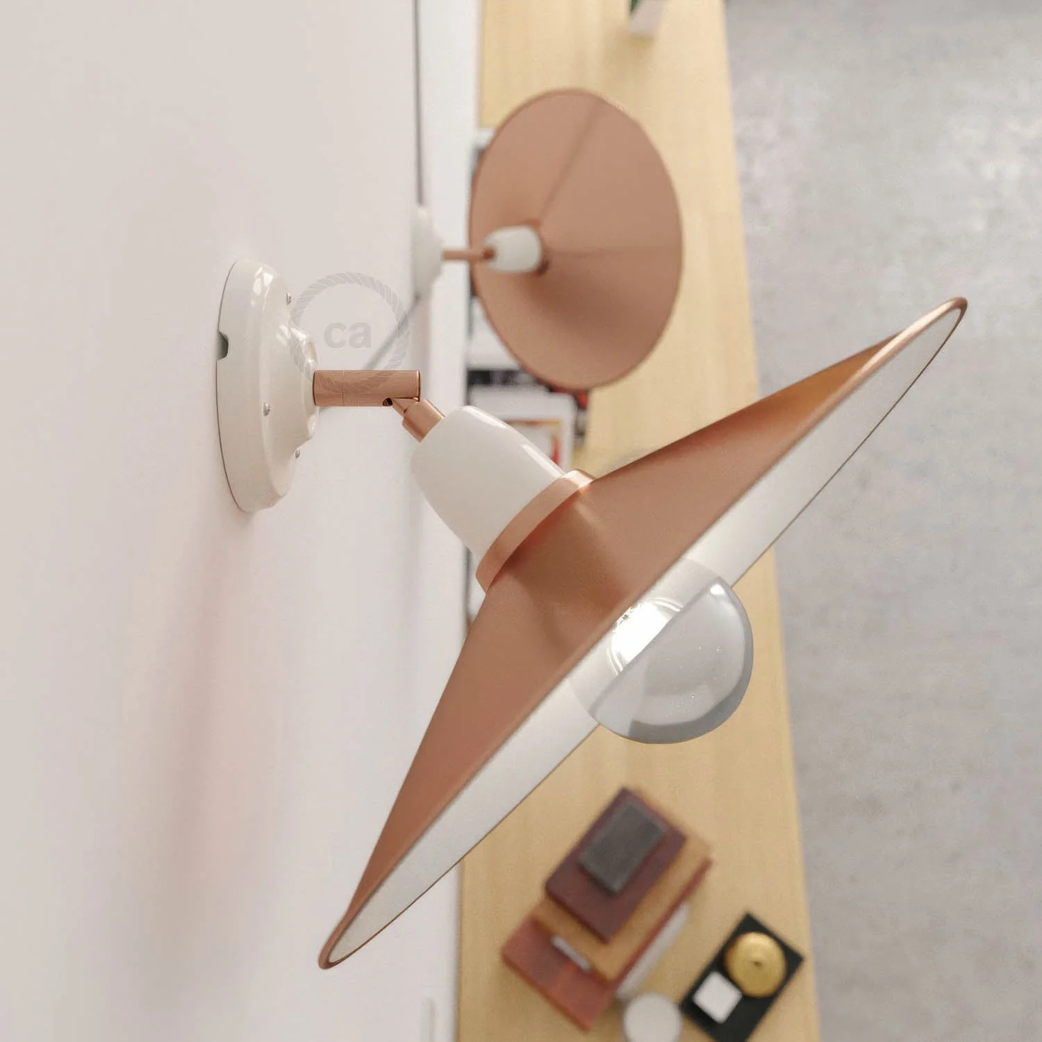 Fermaluce 90° with Swing lampshade, adjustable wall or ceiling lamp in porcelain – Copper. - Image 2