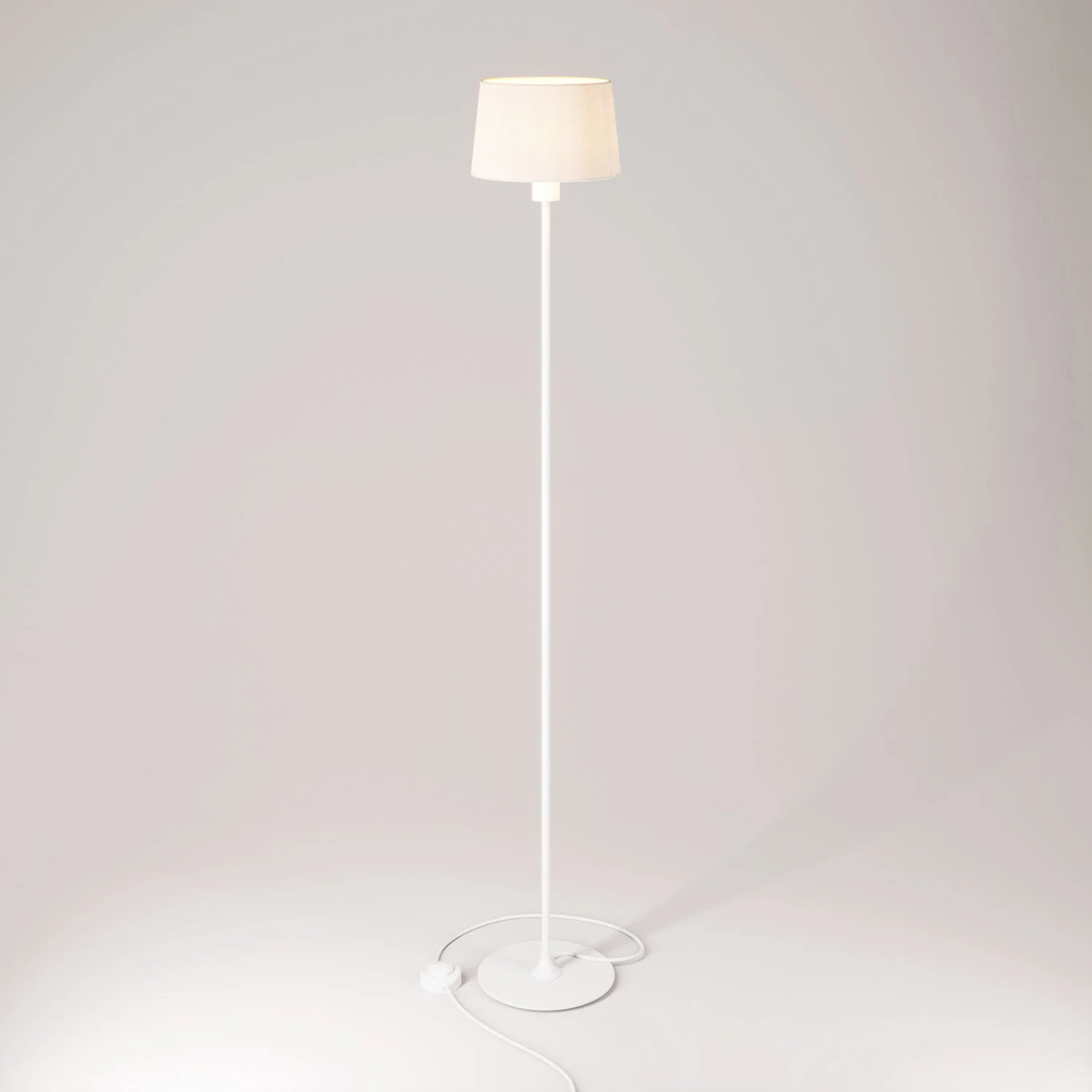 MAG-Y floor lamp with round metal base, Athena lampshade and UK plug – Matt white
