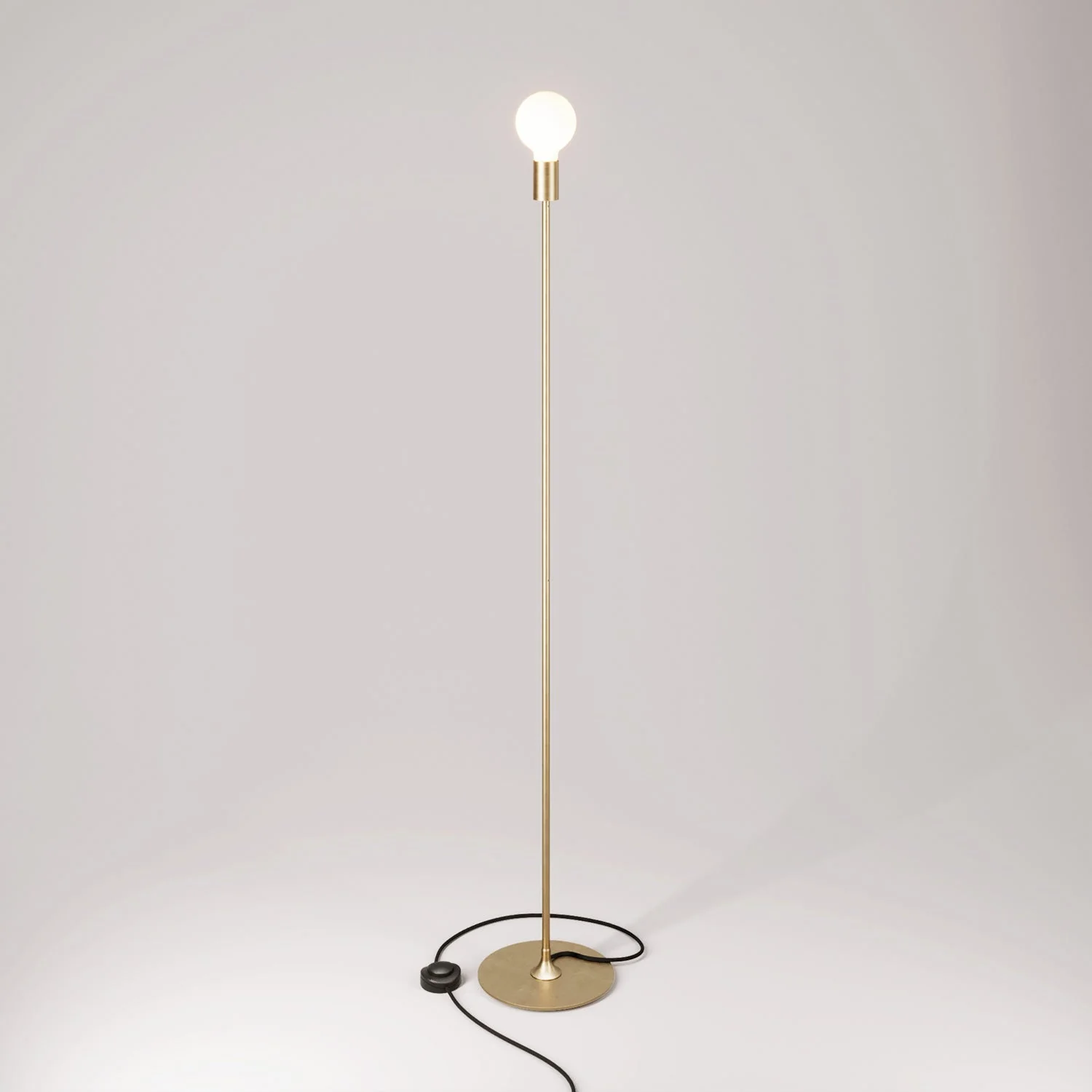 MAG-Y floor lamp with round metal base - Satin bronze