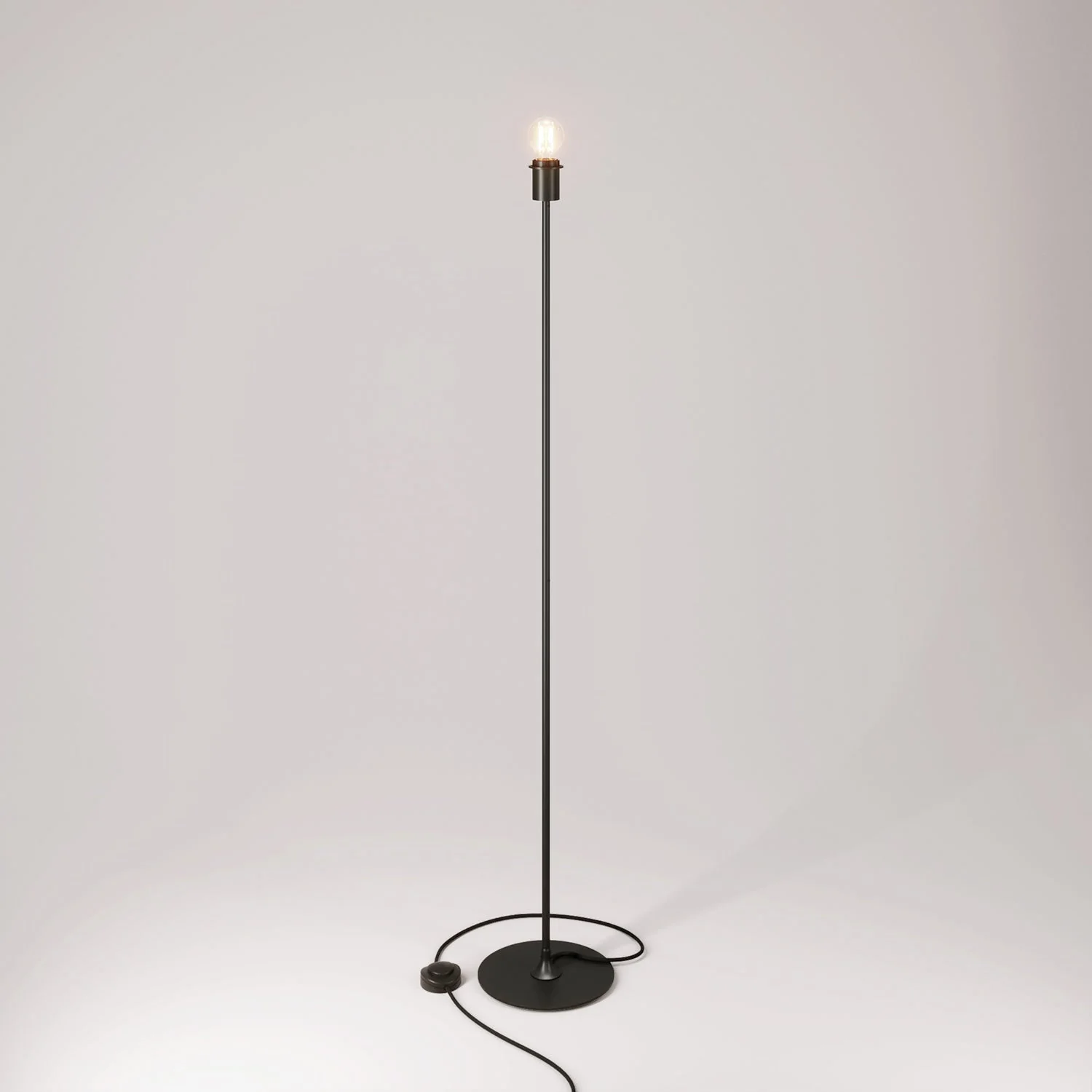 MAG-Y floor lamp with round metal base and lampshade fitting - Black