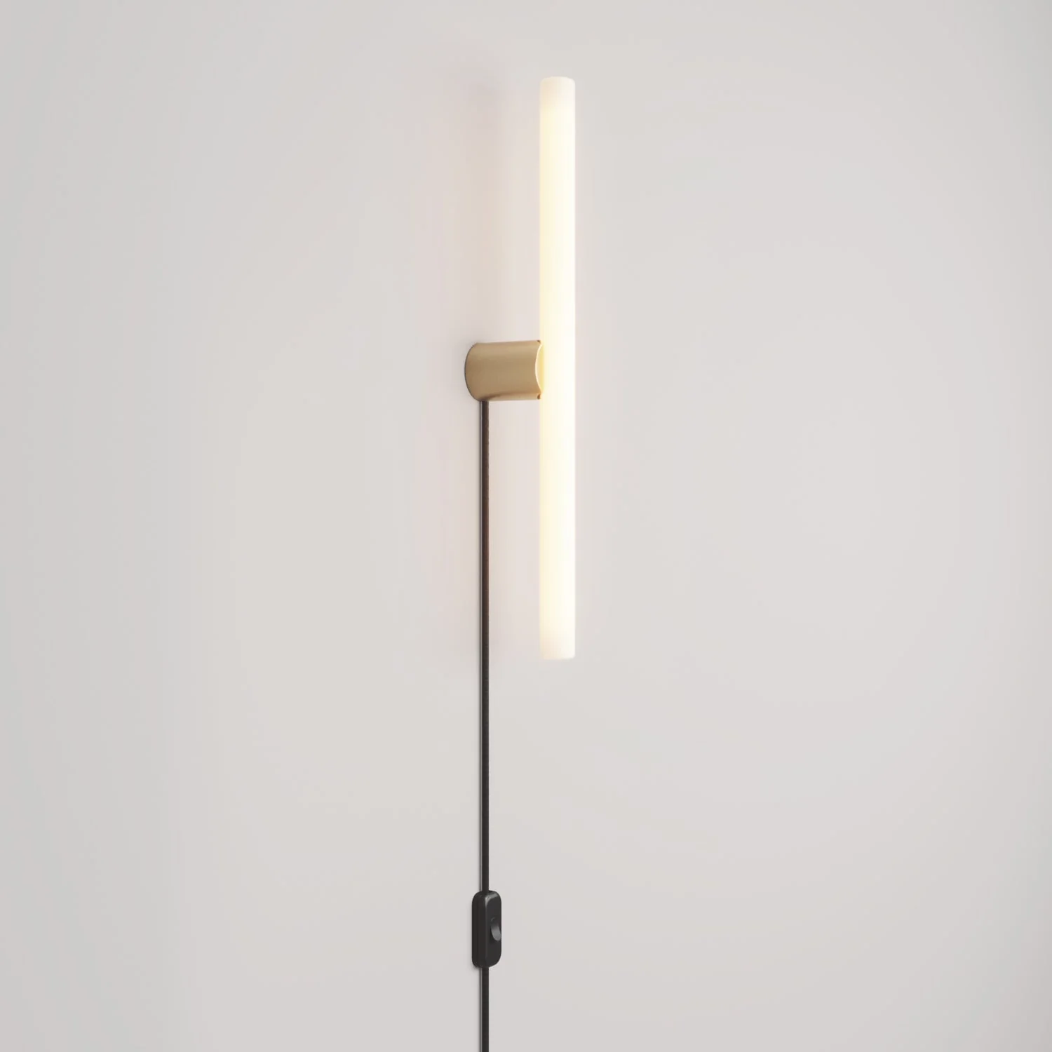 Plug-in lamp with metallic finish and linear LED light bulb S14d – Satin bronze