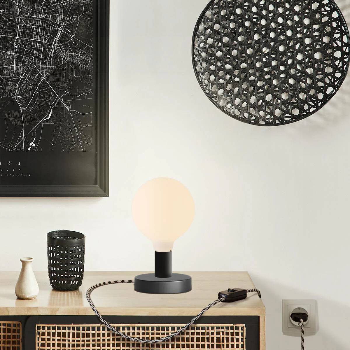 Posaluce Globo metal table lamp - Black - Image 2