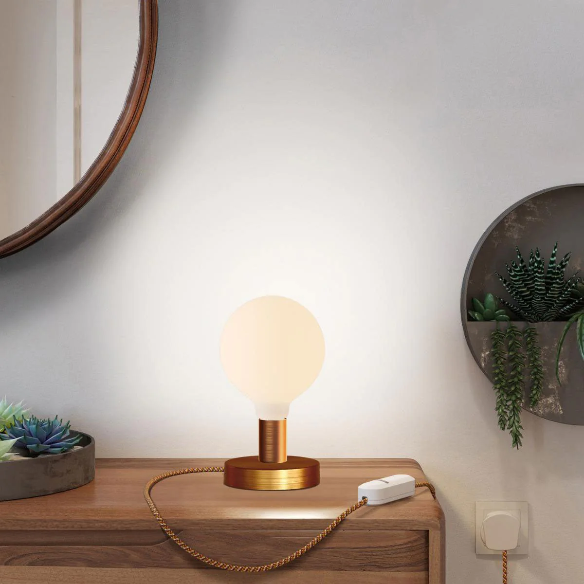 Posaluce Globo table lamp in metal with UK plug - Satin copper - Image 6
