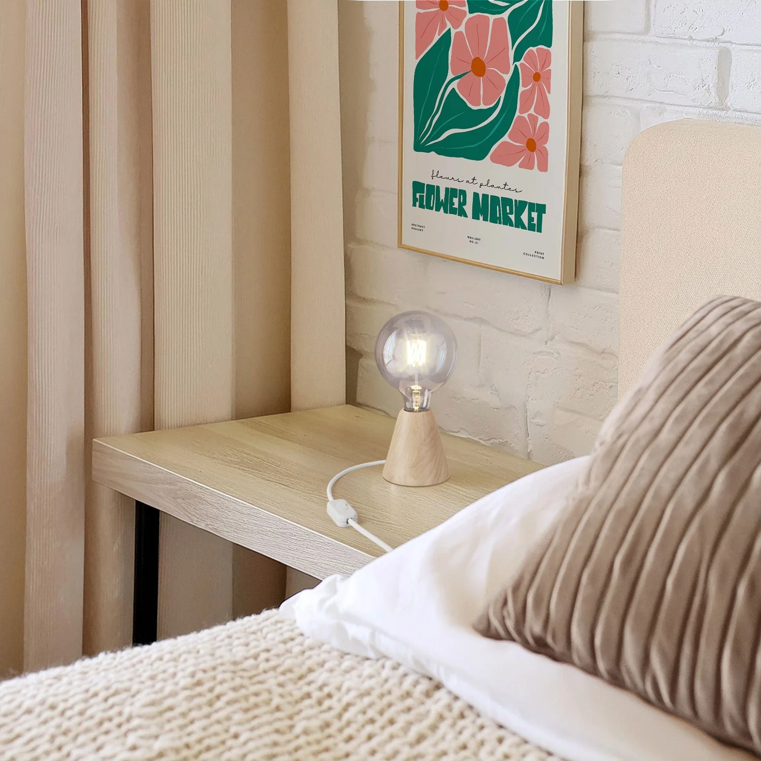 Table lamp with alder base, transparent light bulb, RM01 cable and UK plug - Image 2